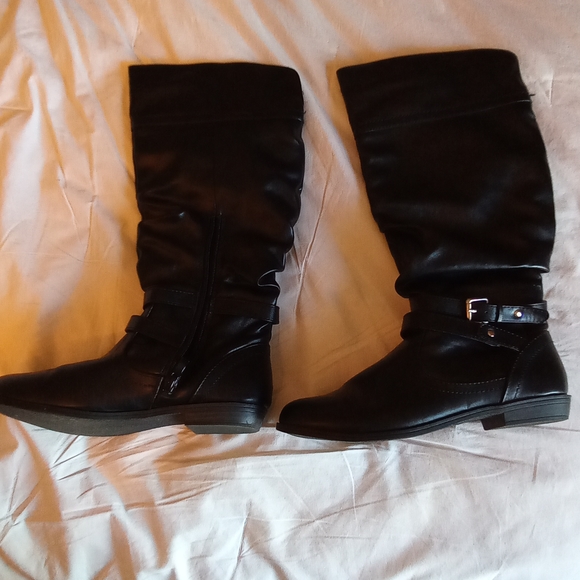 Maurices Boots - Picture 2 of 4